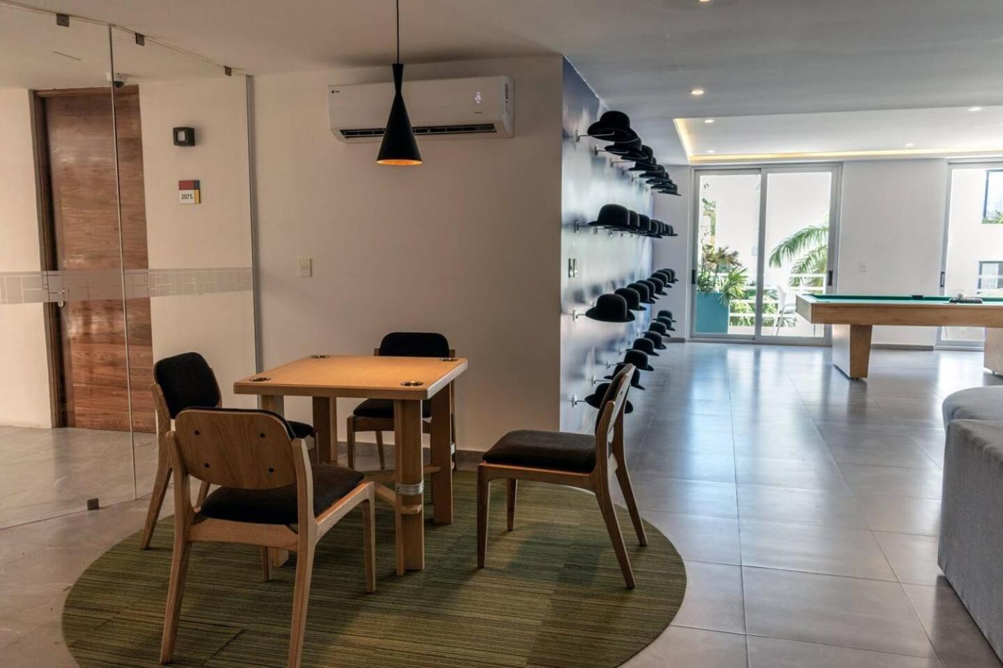 Private With Mini Fridge, 200mb Wifi * Playa del Carmen